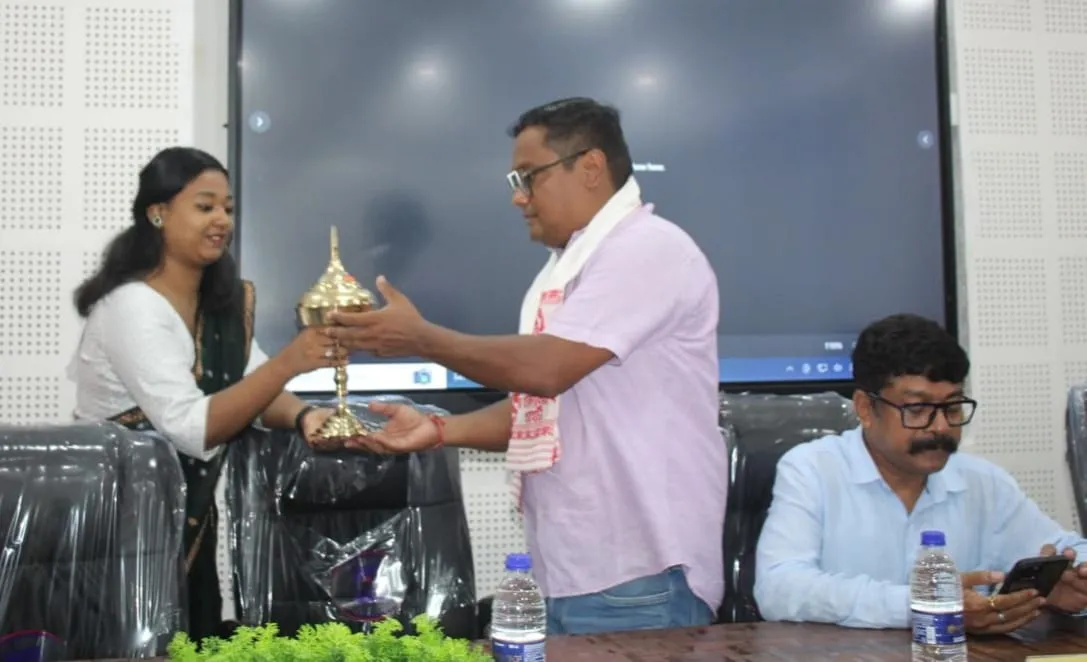 Eminent Photojournalist Biju Boro Interacts With Pragjyotish College Students  